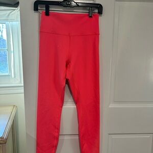 Alo Yoga 7/8 leggings in hot pink